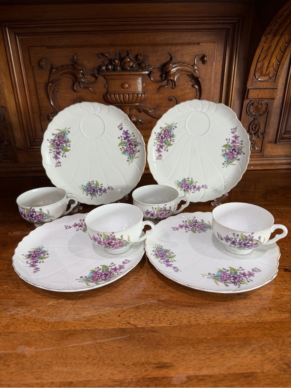 Ucagco Fine China Luncheon White Tea Set w Purple Violets/Lilac Floral Pattern